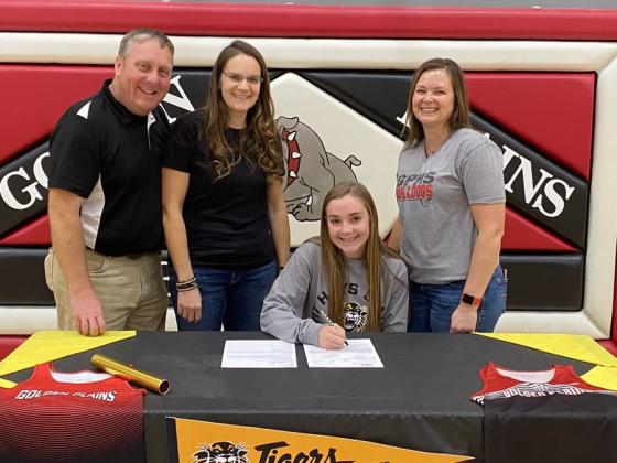Emma Weiner, Golden Plains, XC/T&F, Fort Hays State University (Photo: Golden Plains Bulldogs Twitter) Emma Weiner, Golden Plains, XC/T&F, Fort Hays State University (Photo: Golden Plains Bulldogs Twitter)