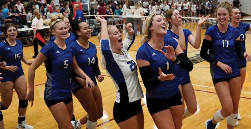 Washburn Rural moves into the top spot in the 6A KVA rankings this week. (Photo: WRHS Volleyball Twitter)