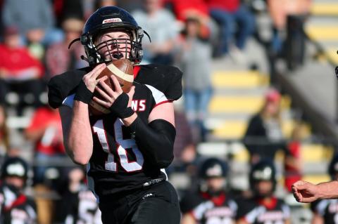 Little River's Grant Stephens makes a catch in the 2021 8-Man I title game. (Photo: Everett Royer/KSportsImages.com)